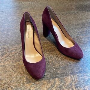 Banana republic, burgundy, almond toe round pumps